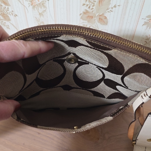 Coach Vintage Brown and Cream Crossbody Bag - Picture 3 of 7